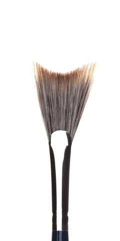 **SALE** London Brush Company – Nouveau - #17 Soft Concave Fan